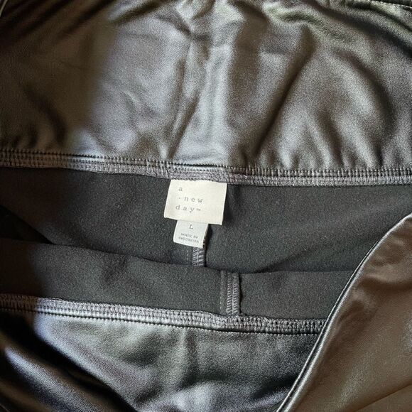 Large black faux leather leggings A NEW DAY - Picture 6 of 9